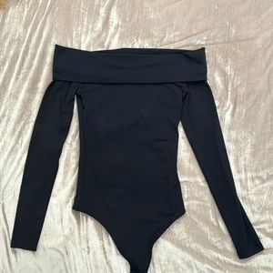 Aritzia contour off the shoulder black body suit size XXS